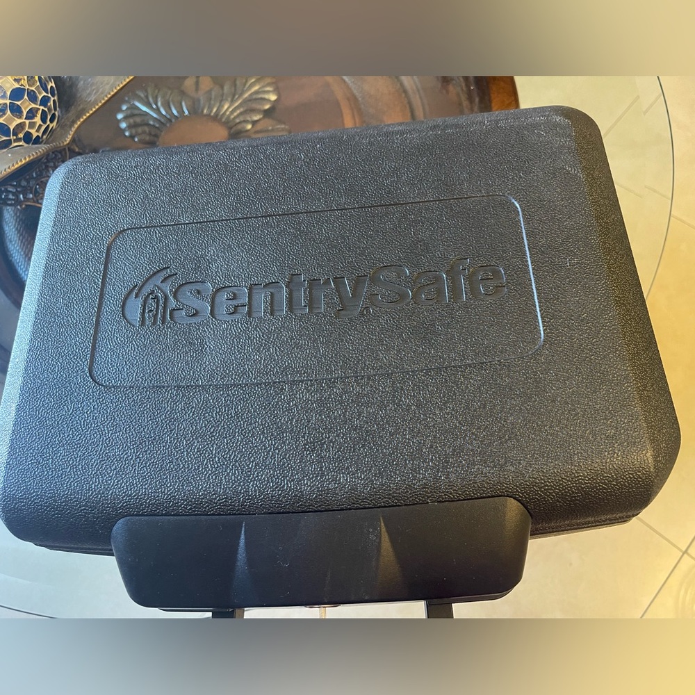 Fireproof safe box 🗃️